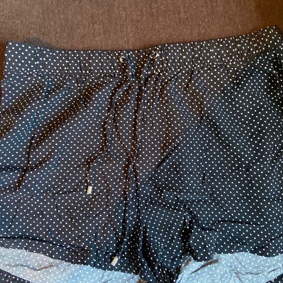 2 pairs of shorts never worn - Picture 4 of 6